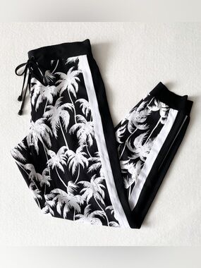 Vince Camuto Black and White Palm-Print Joggers